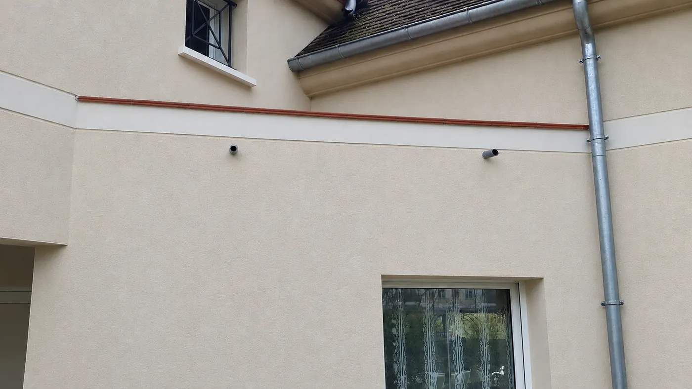 Façade après nettoyage par drone à Die
